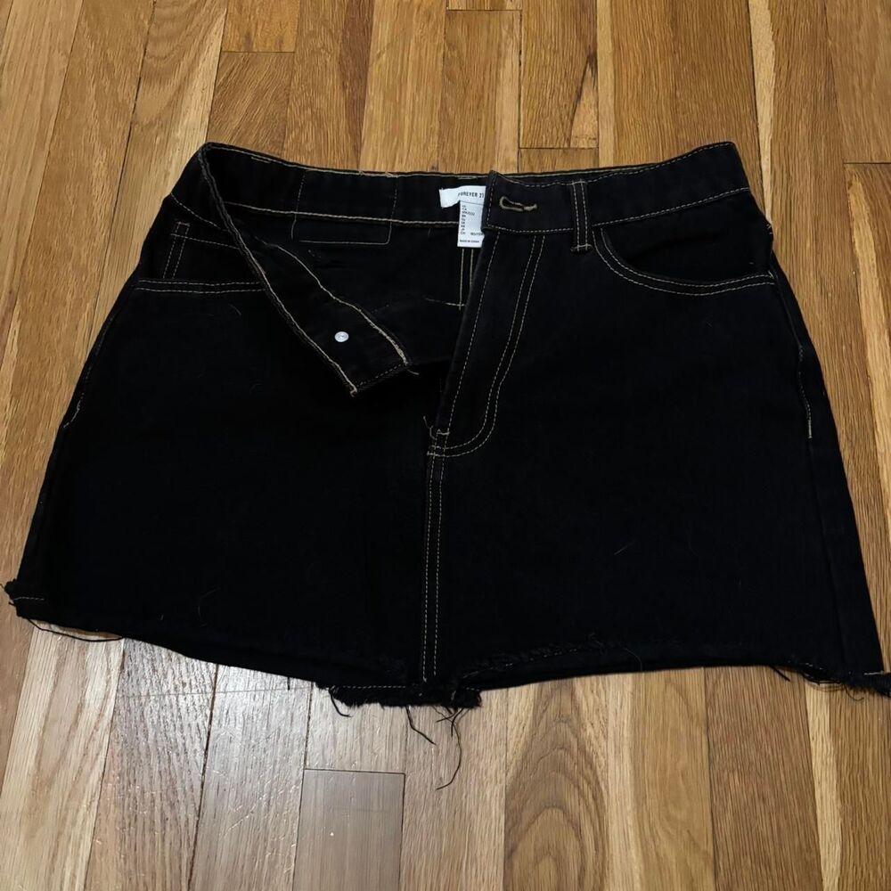 Forever-21 Women's Black and Navy Skirt